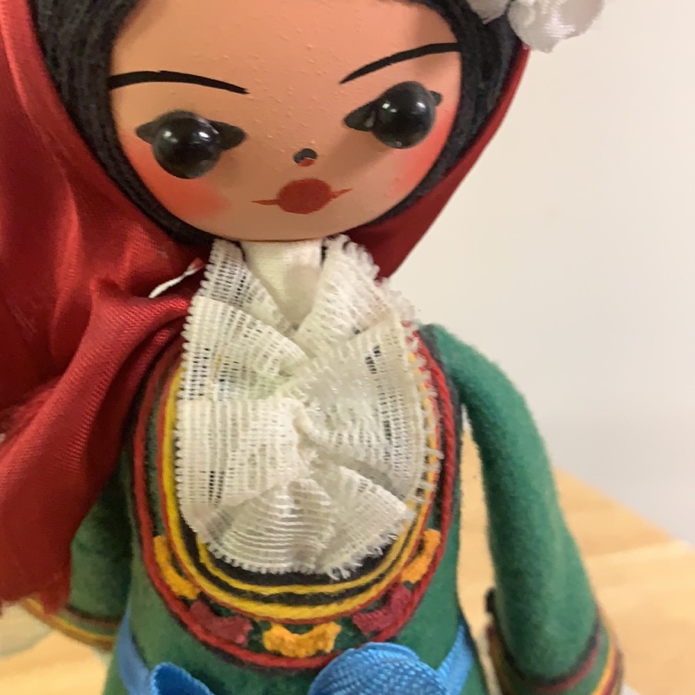 DOLL - Picture 8 of 9